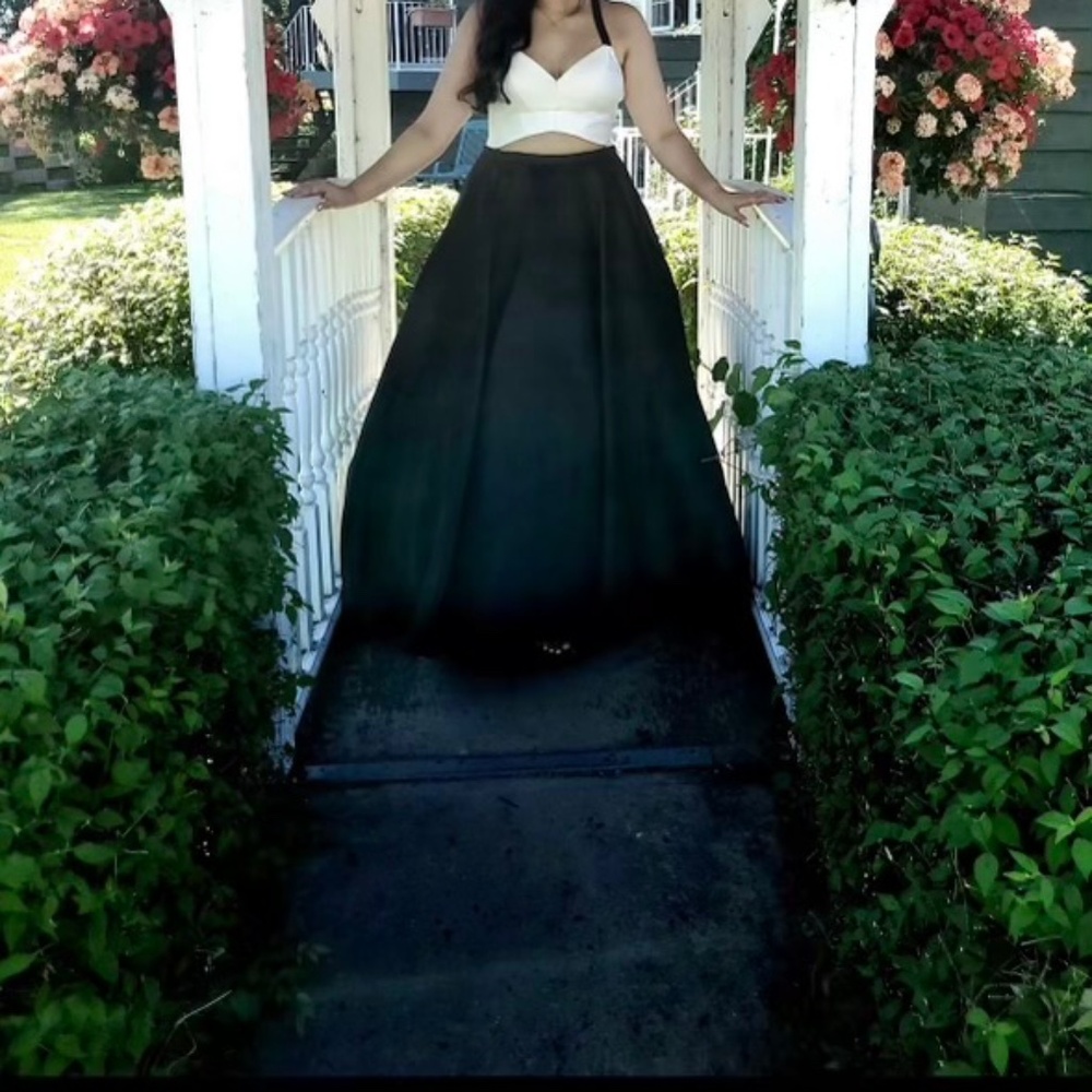 Grad gown